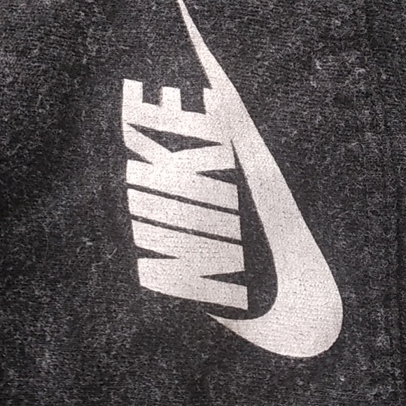 NIKE GRAY LOGO SHORT WOMANS SP - Picture 2 of 4
